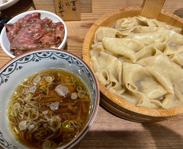 「平打ちざるそば+A5ランク黒毛和牛ご飯」@かね田の写真