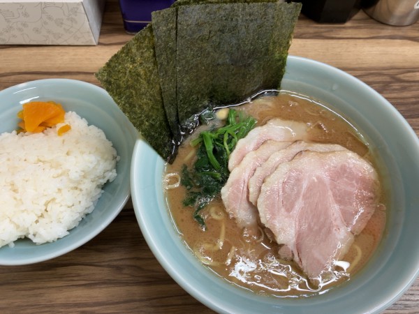 「チャーシュー麺1000円　ご飯無料」@横浜ラーメン 武源家の写真