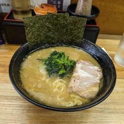 醤油豚骨ラーメン