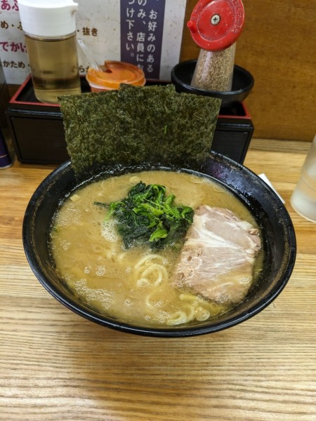 「醤油豚骨ラーメン」@八家本陣の写真