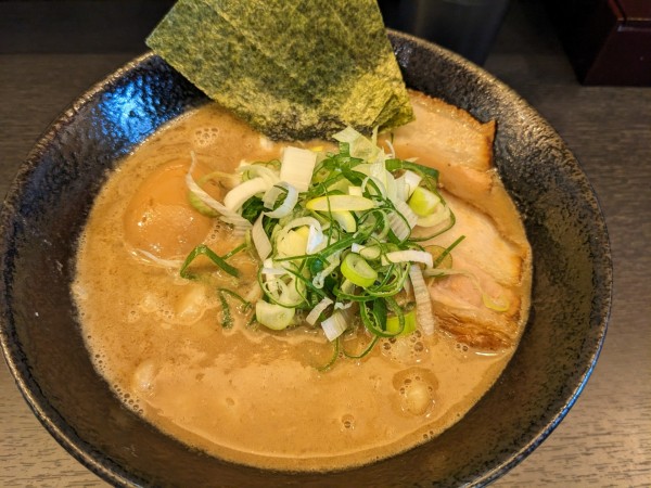 「味玉焼あごらーめん」@麺屋なにがしの写真