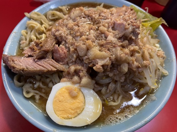 「ラーメン400g＋白100g」@ラーメン富士丸 明治通り都電梶原店の写真