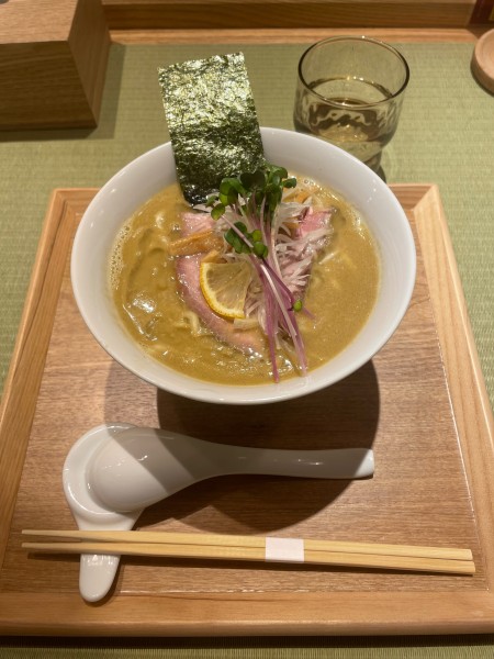 「濃厚牡蠣らーめん」@らぁ麺 牡蠣と貝の写真