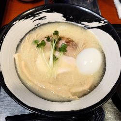 味玉鶏ポタラーメン(1000円)