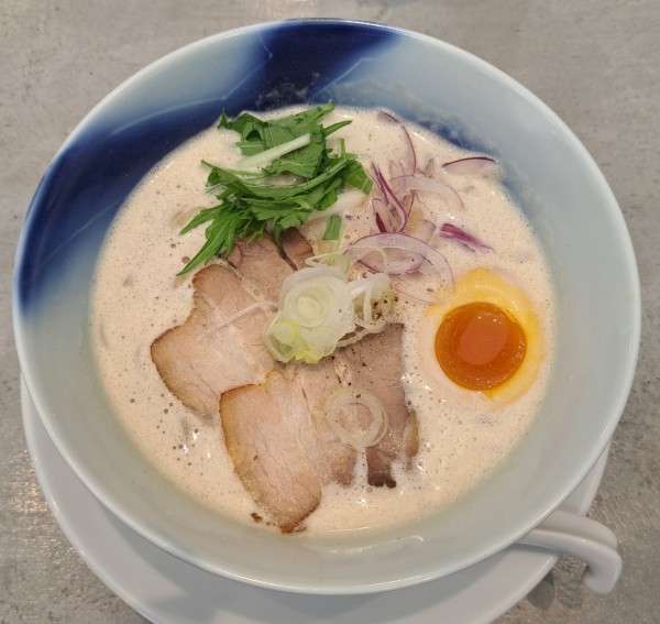 「泡鶏白湯ラーメン890円」@黄金製麺食堂の写真