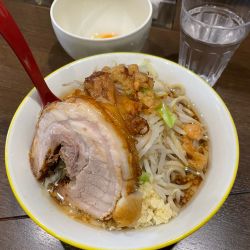 ラーメン小　ヤサイアブラマシ　ニンニク少なめ