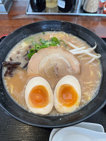 「豚骨醤油ラーメン」@百饅馬力の写真