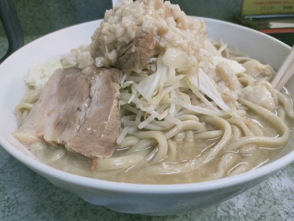 「大二郎3.5（麺硬め・脂かたまり・ニンニク少）」@ラーメン二郎 新宿小滝橋通り店の写真