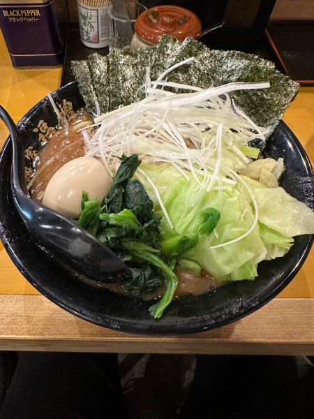 「特製ラーメン並+無料ライス小」@横浜家系ラーメン 麺家福増の写真