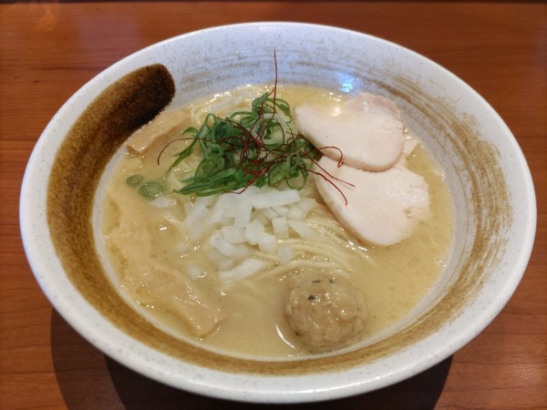 「濃厚鶏白湯そば」@麺屋 武一 汐留シティーセンター店の写真