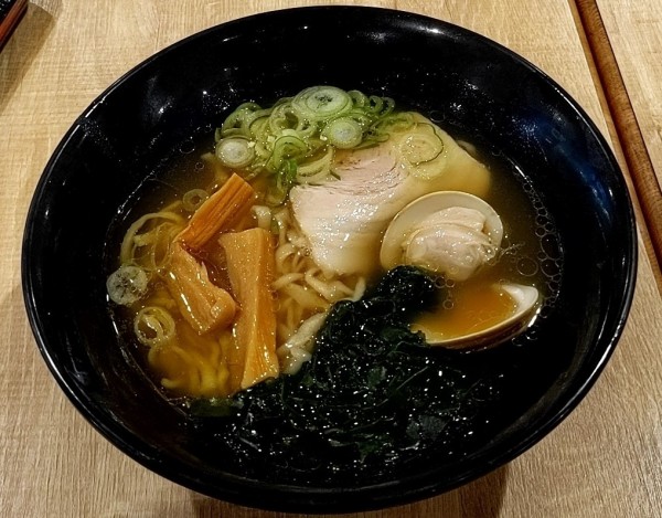 「佐野ラーメンはましお」@東北自動車道 佐野SA 上りスナックコーナーの写真
