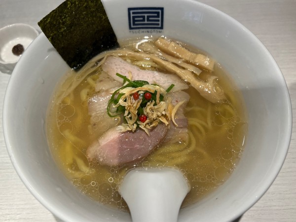「きのこ香る淡麗塩らーめん」@淡麗拉麺 己巳の写真