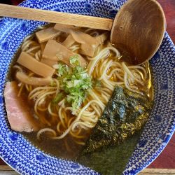 正油ラーメン　680円　大盛