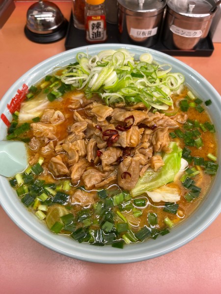 「もつ味噌ラーメン大盛(1240円)＋もつ増し(360円)×2＋薬」@ラーメン山岡家 上尾店の写真