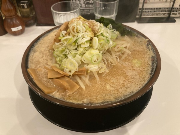 「札幌味噌ねぎラーメン」@北海道らーめんみそ熊 神奈川綱島店の写真