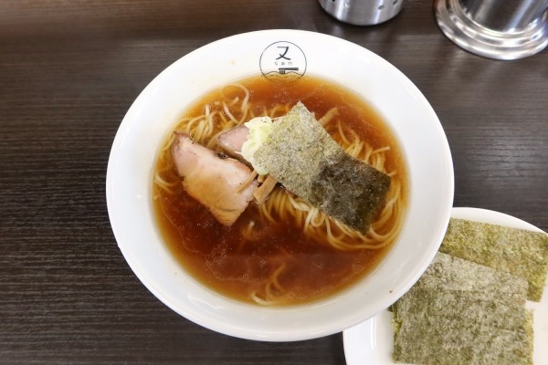 「醤油らーめん￥８００＋のり￥５０」@らーめん又右衛門の写真