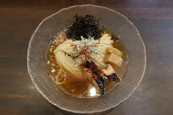 「【限定】福田産煮干しの淡麗冷やしハチマル醤油仕立て￥１１００」@ラーメン こころの写真