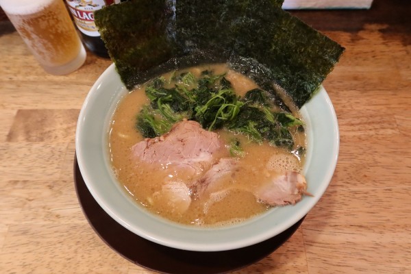 「ラーメン￥８６０」@横浜醤油豚骨ラーメン 銀十の写真
