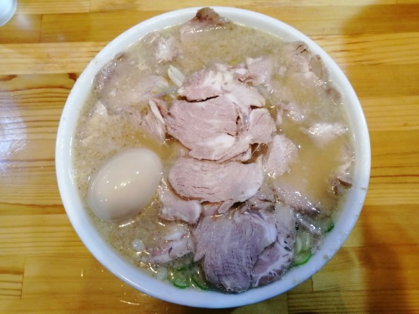 「特製ラーメン(みそ)＋味玉」@らーめん まるはちの写真