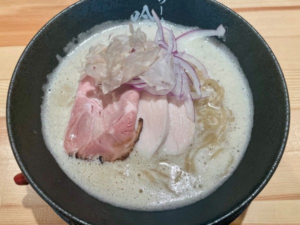 「鶏白湯らーめん」@らーめん吟雅の写真