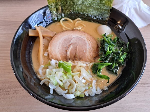 「醤油豚骨」@らーめん ぶる麺の写真