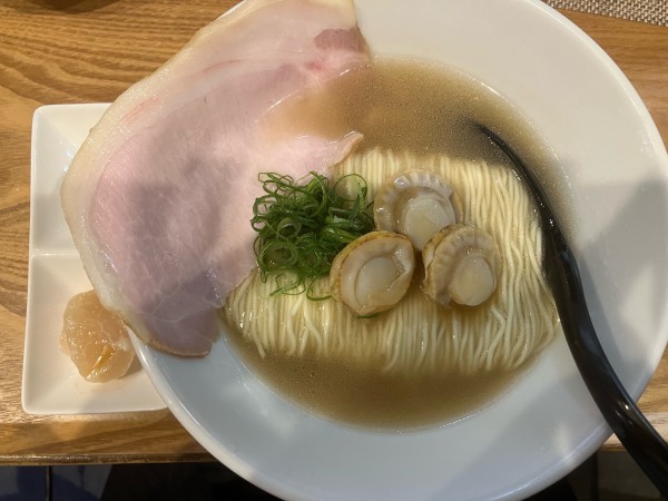 「帆立の塩そば」@麺屋33の写真