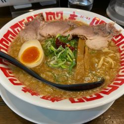 闘魂ラーメン 900円 替え玉 200円
