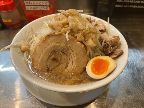 「ラーメン醤油+小間切れ豚」@らーめん大 極 東神奈川店の写真