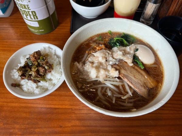 「味玉黒豚バク920円、まかない飯100円」@がんまの写真