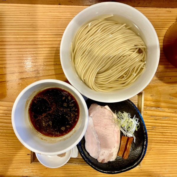 「アサヒスーパードライ→ つけ麺（醤油・山椒油）藻塩＋わさび」@麺屋鈴春の写真