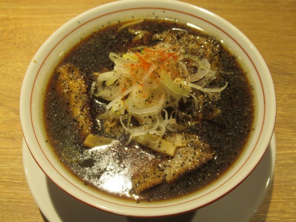 「ブラックラーメン（1,200円）」@R+の写真
