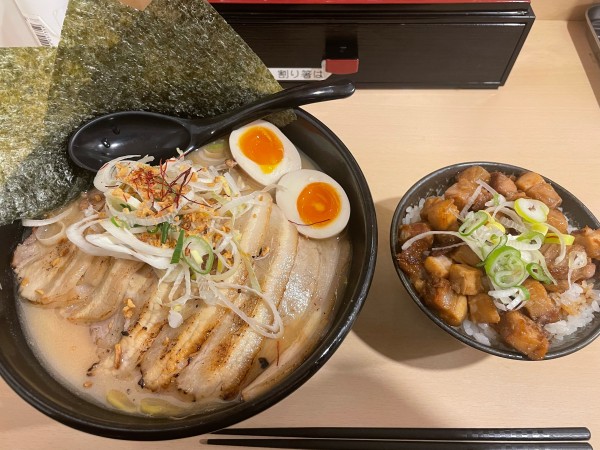 「スペシャル特製北海道味噌らーめん（チャーシュートッピング）＋チャ」@北海道味噌 あさ陽の写真