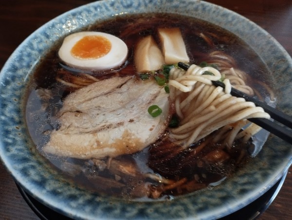 「熟成醤油ラーメン(800)」@古式ラーメン 鶴亀の写真