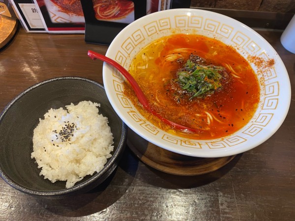 「レッドゾーン(激辛ラーメン)900円+ライス100円」@J.B.B F'stの写真