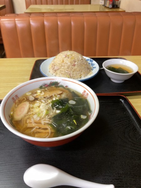 「ラーメン＋チャーハン  1300円」@さくら食堂の写真