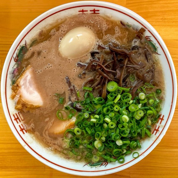 「豚骨らーめん ¥800 煮玉子 ¥100」@てっちゃんの写真