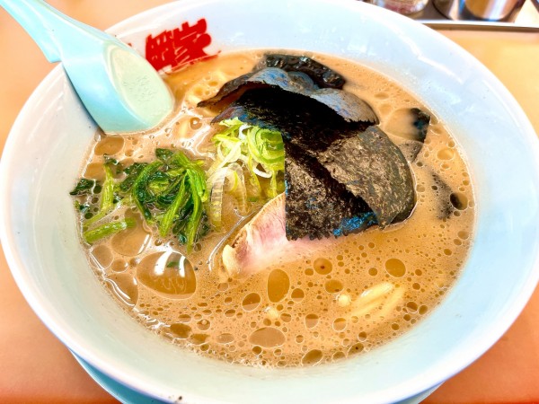 「醤油ラーメン（690円）」@ラーメン山岡家 岩瀬店の写真