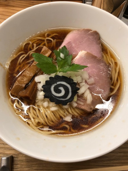 「炭火焼鯵煮干そば」@銀座らぁ麺 しら石の写真