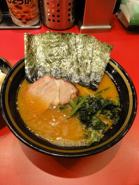 「ラーメン780円硬　半ライス」@家系ラーメン 王道乃印 柏店の写真