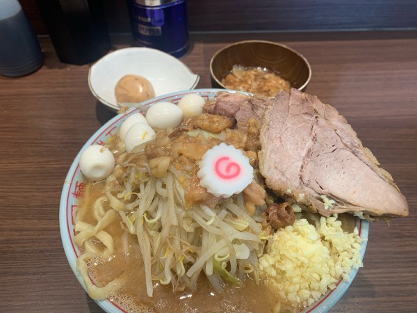 「ラーメン小＋豚玉＋別皿アブラ」@麺屋 神工の写真
