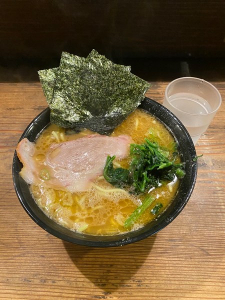 「ラーメン + 中盛」@家系ラーメン クックらの写真