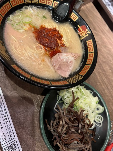 「ラーメン、ネギ、キクラゲ」@一蘭 東大宮店の写真