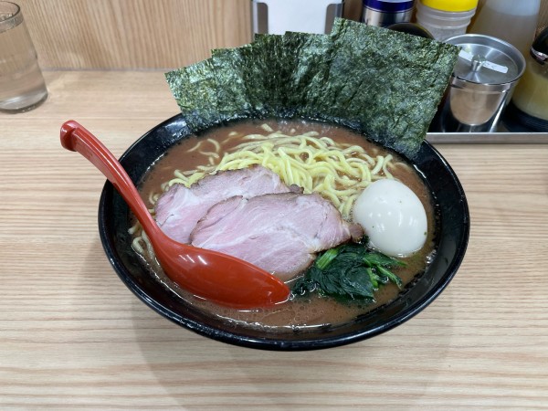 「ちょうどイイ！ラーメン中」@横浜ラーメン 武蔵家 御茶ノ水店の写真