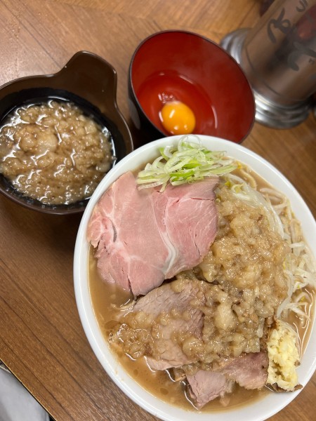 「ラーメン、玉子、レアチャーシュー」@ラーメンの店 どでん 北浦和店の写真