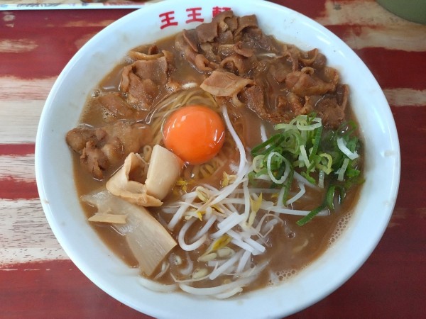 「肉玉小850円」@支那そば 王王軒 本店の写真