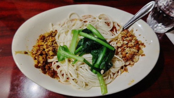 「汁なし担々麺」@中国家庭料理 楊 池袋店の写真