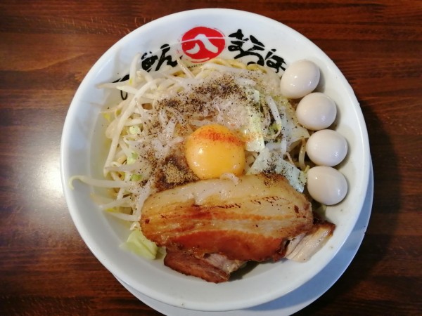 「男気まぜカレー うずらトッピング(4個)」@まるはち 春日井店の写真