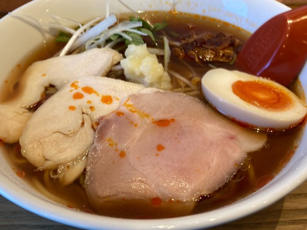 「（期間限定）旨辛醤油ラーメン　おろしニンニク」@麺や 柚葉の写真