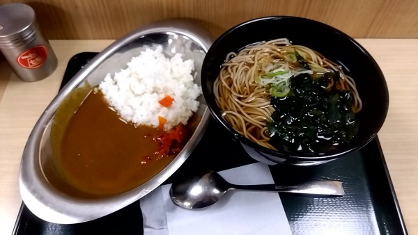「半カレーライス」@名代 箱根そば 小田原店の写真