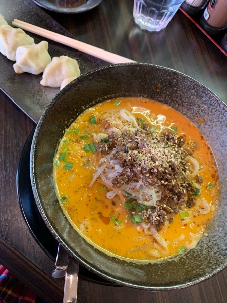 「坦々麺＋手打ち餃子」@申手延麺の写真